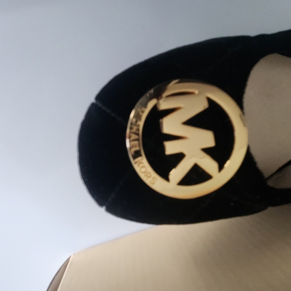 Like new Michael Kors women's flats size 8 - Picture 2 of 4